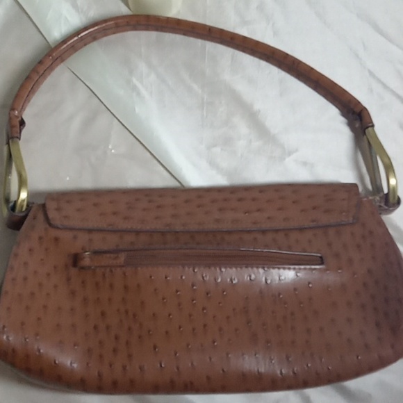 Bueno handbag with unique strap - Picture 4 of 5